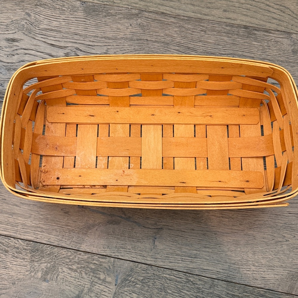 Set of 2 Longaberger Baskets, leather handles, fabric liners - Picture 7 of 9